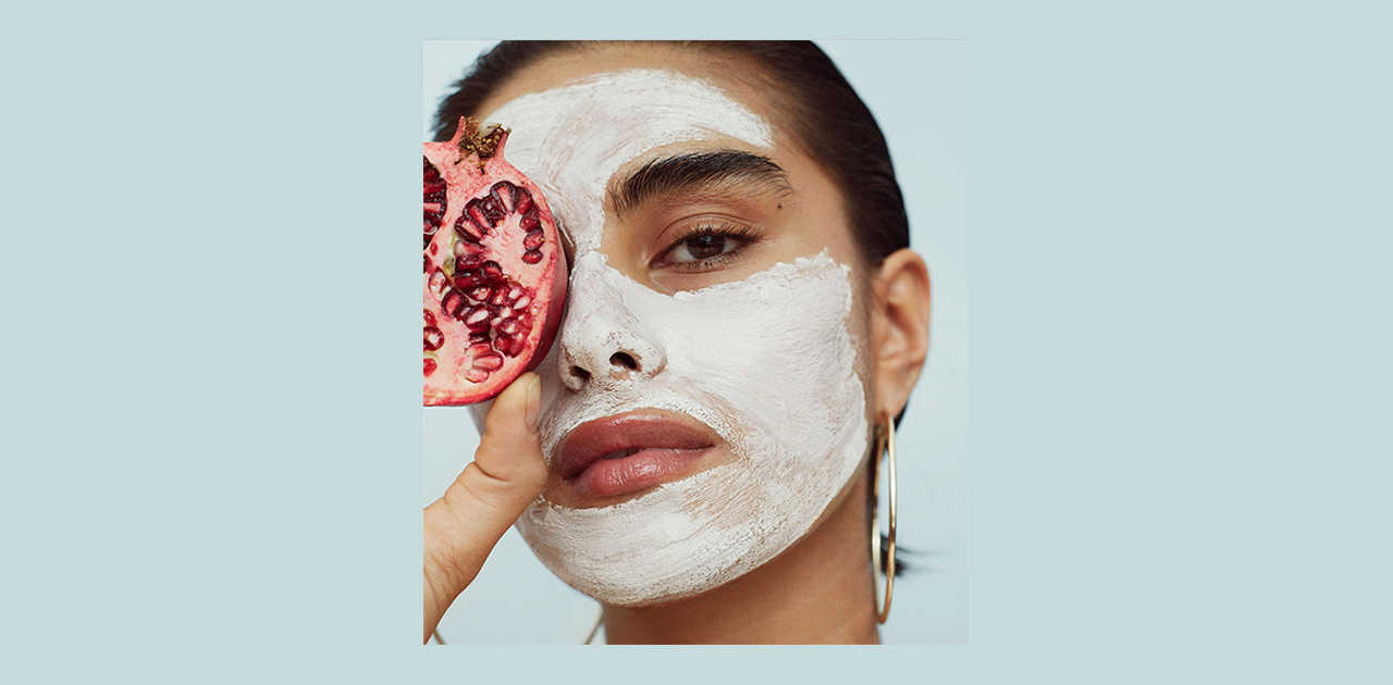 Как правильно наносить маску на лицо: 10 важных правил