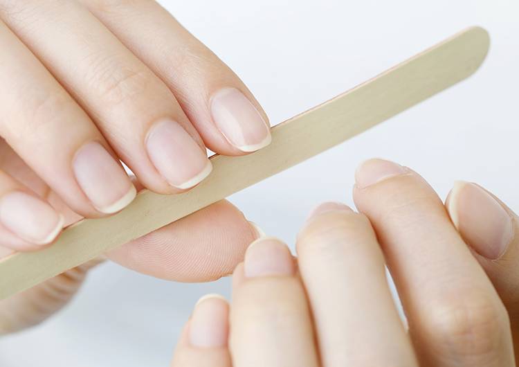 Почему слоятся ногти: причины и способы лечения